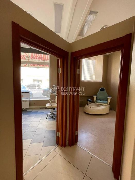 Сдам в аренду помещение н/ф 223м2 центр красная линия пл. Конституции