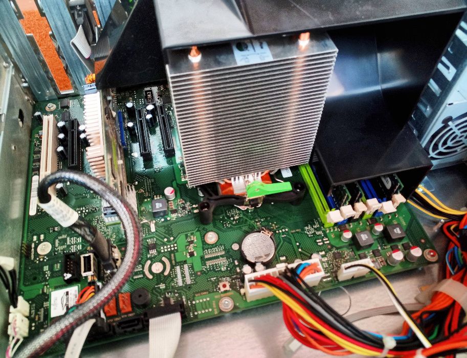 Комп'ютер сервер Fujitsu Primergy TX150