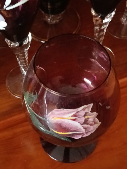 Belo copo balão grande e dois pequeninos copos