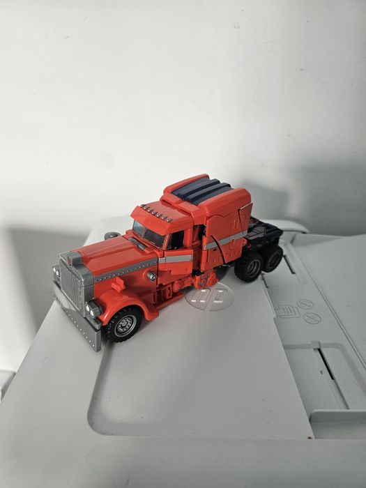 Transformers first strike optimus prime 2007