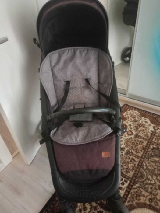 Коляска прогулочная Babyzz B100