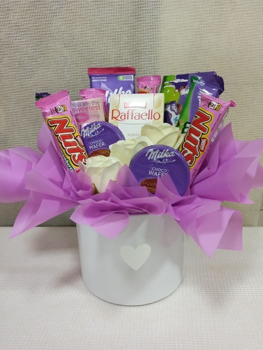 Сладкий букет с Рафаэлло Їстівний букет с конфетами Подарунок коханій