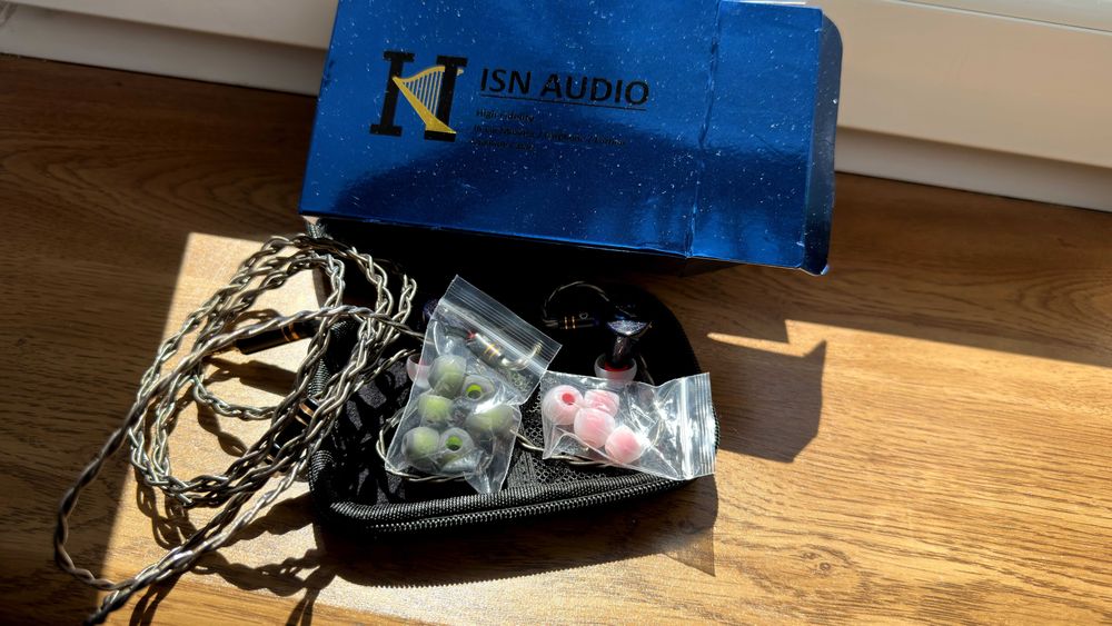 Słuchawki douszne IEM ISN Audio H20