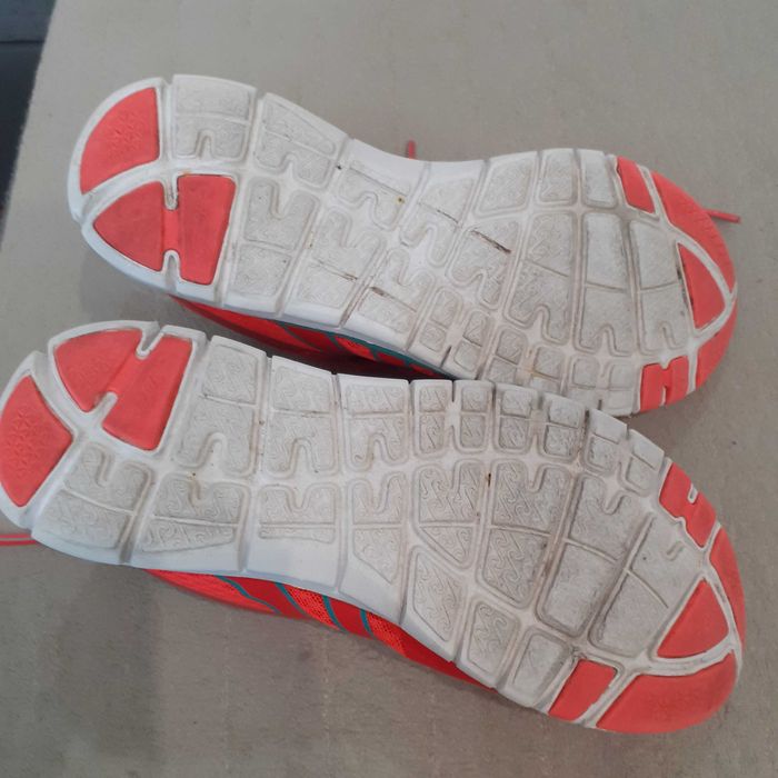 buty sportowe damski  Hi-Tec  rozmiar 37 stan idealny