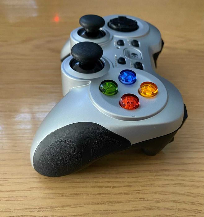 [USZKODZONY] Pad Logitech F710