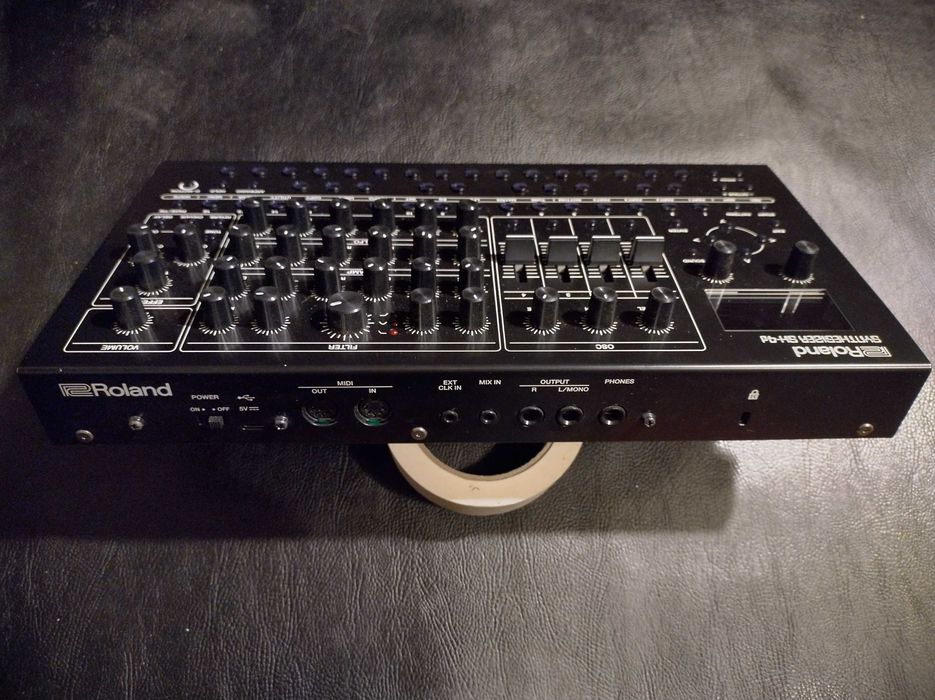 Roland SH-4d / syntezator prawie jak nowy