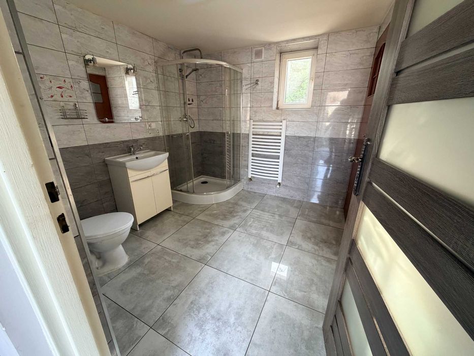 Dom z działką 2955 m², 2 części mieszkalne, stodoła 99 m²
