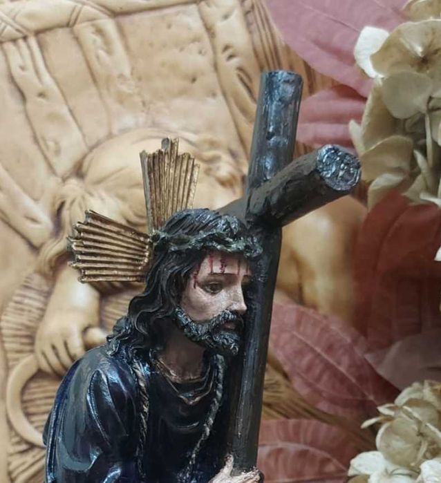 Arte Sacra S. dos Passos em marfinite intado à mão