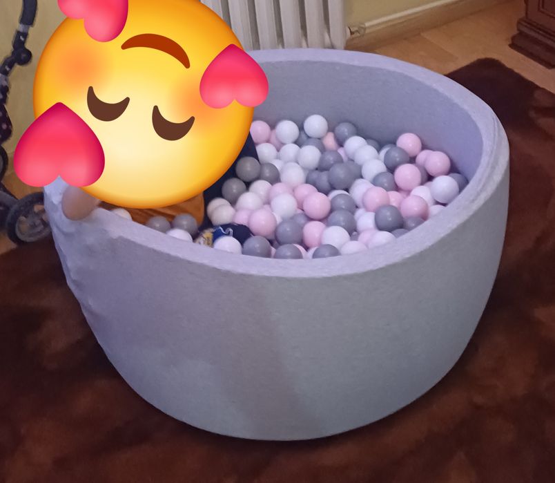 basen z kulkami dla dziecka