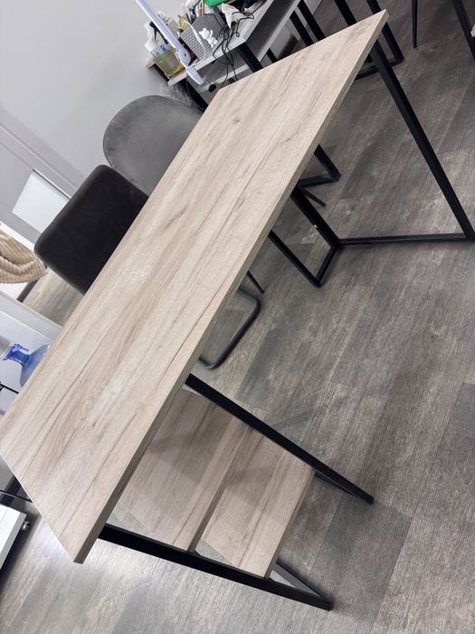 Продам Стол в начиличии 2шт Аркадия