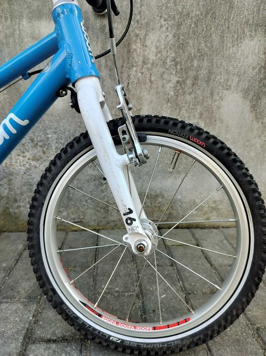 Woom 3 niebieski rower z dzwonkiem