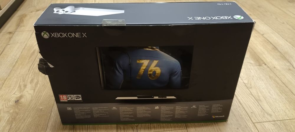 XBOX ONE X 1TB Robot White Special Edition z sleevem