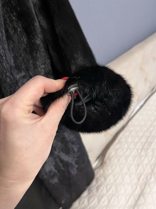 Продам норкову шубу