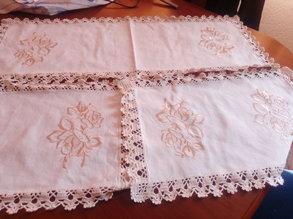 Jogo de quarto em linho com crochet