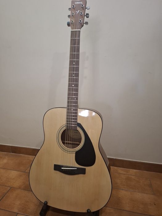 Yamaha F310 como nova