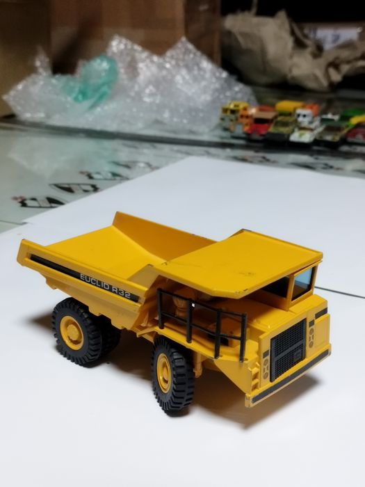 Camião de metal vintage Euclid 532 JOAL