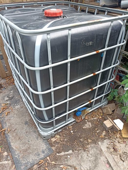 Емкость еврокуб бочка бак1000л. Переходники. Аренда кубов