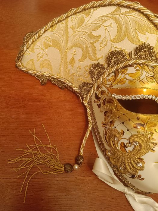 sylwestrowa MASKA WENECKA złota oryginalna z Włoch