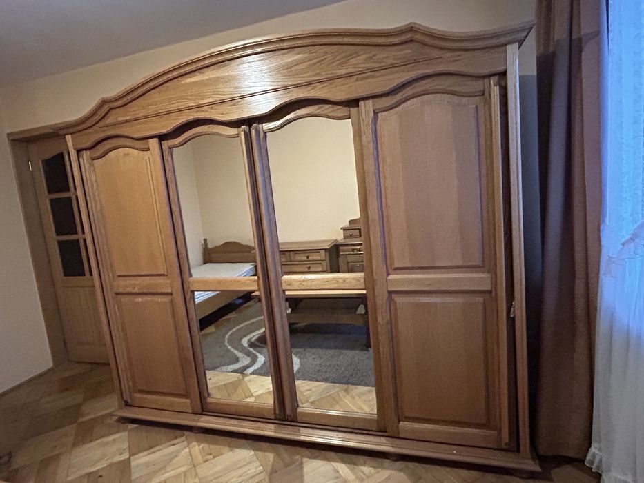 Dębowa solidna szafa