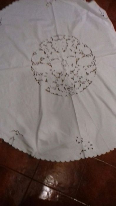 Embroidered Tablecloth425814148881459202