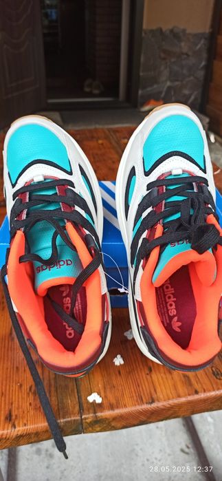 Продам Кросівки Adidas 43  LXCON 94 EE5295