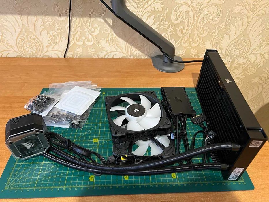 Водяне охолодження ПК Corsair iCUE H100i ELITE CAPELLIX