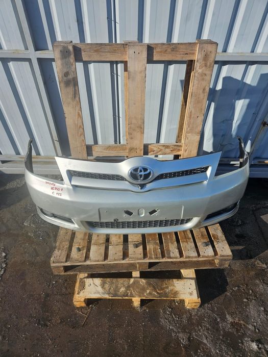Corolla verso II zderzak przedni 1c0 05-08