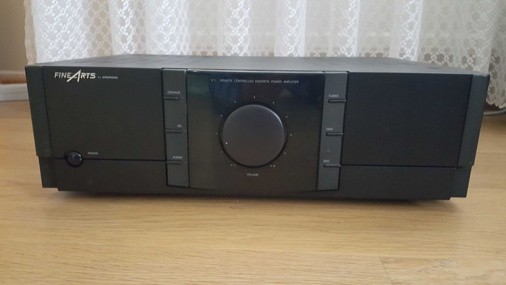 Wzmacniacz stereo Fine Arts Grundig V1.