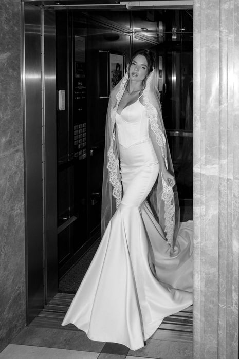 Сукня весільна біла рибка - s