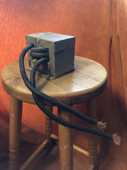 transformator z mikrofali z grubym uzwojeniem wtórnym