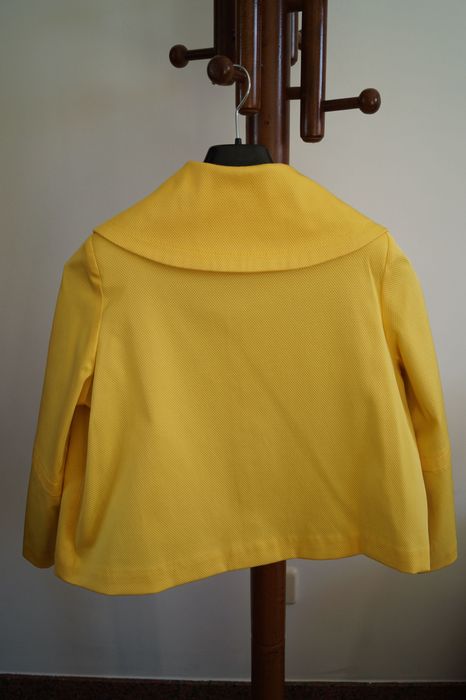 Casaco Amarelo Nak Uro