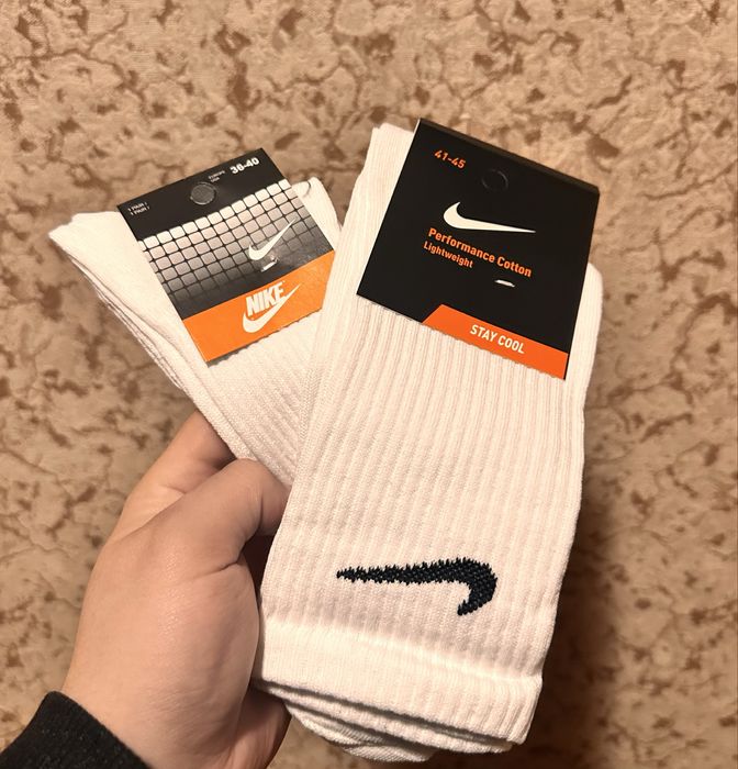 Шкарпетки Nike для жінок та чололовіків