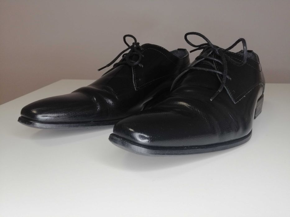 Sapatos polidos preto - Tam 41