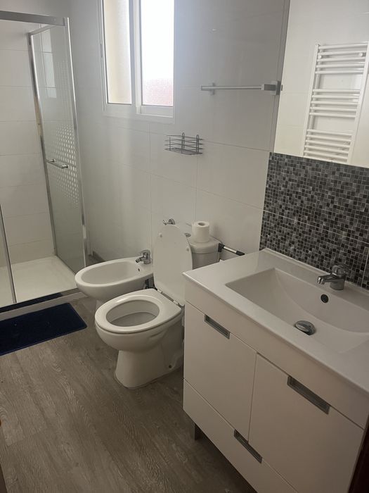 Quarto para alugar em moradia