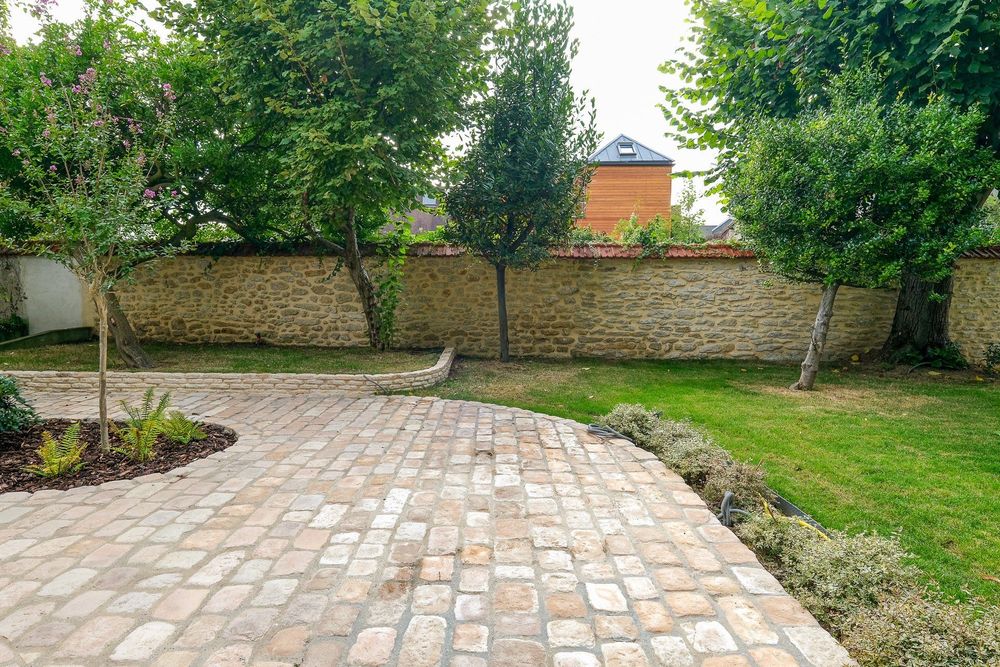 Criações e renovações de todo tipo de entradas e outros