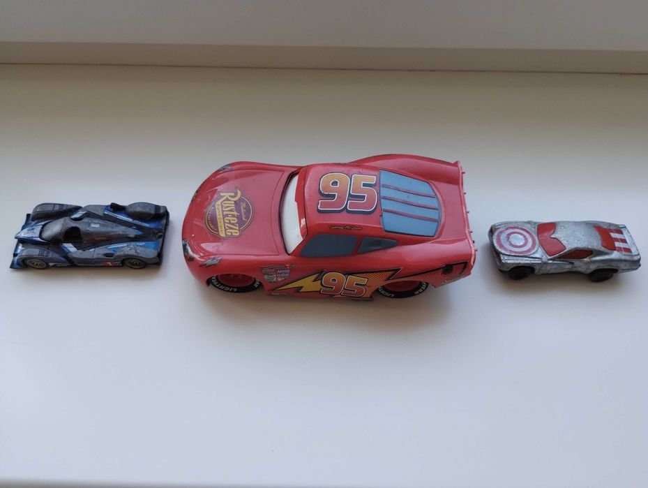 Модели металлических машинок автомобилей масштаб 1:43