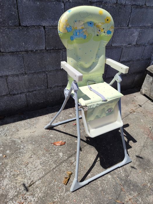 Vendo cadeira de refeição para criança