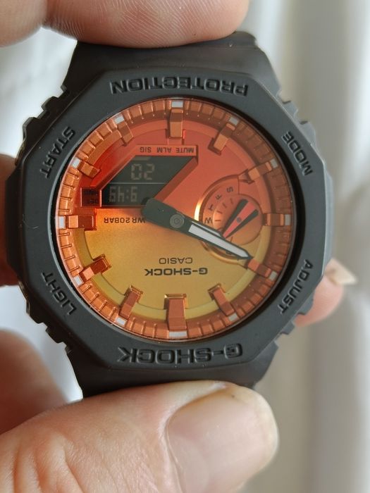 Продам годинник Casio GA-2100FL  200м  люмінесцентні стрєлкі