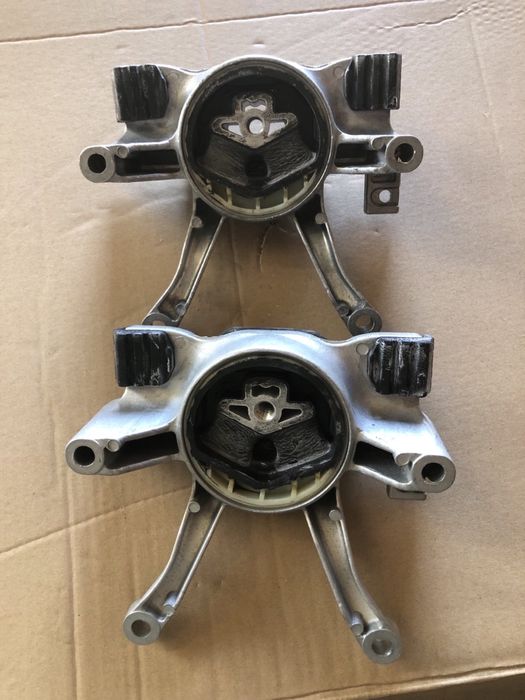 Подушка коробки КПП BMW G30