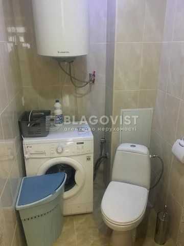 Продаж трикімнатна квартира з ремонтом метро Житомирська Львівська 22