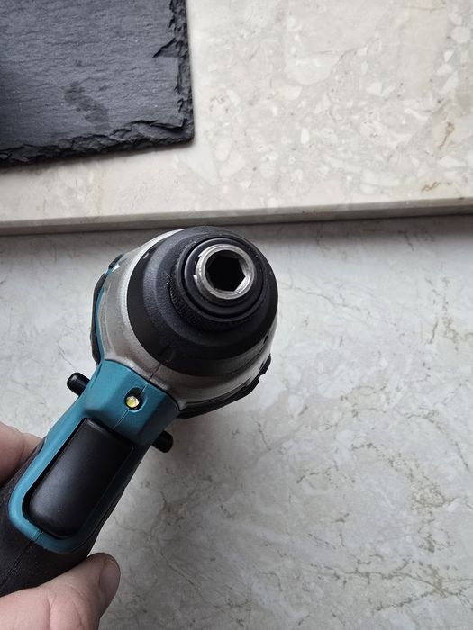 MAKITA Akumulatorowa zakrętarka udarowa na bit 1/4" 10,8V 12V CXT TD11