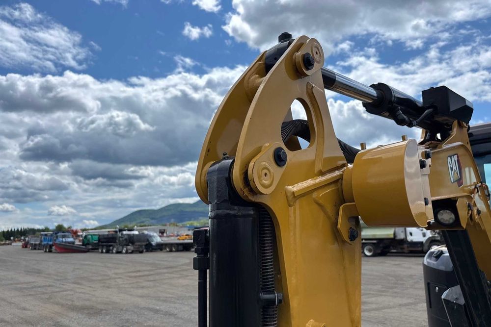 Caterpillar 303 CR 2024 — 420 м/г | 3 т компактної сили | EPA + CE
