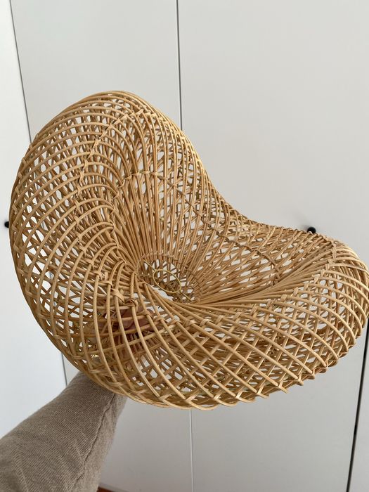 Abajur em Rattan da marca UmaCantik