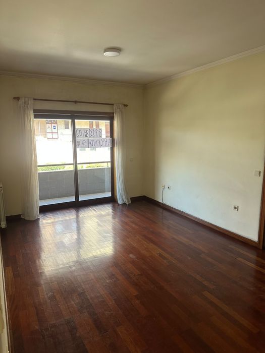Arrenda T1 no salgueiral,rua da Cruz de Pedra, Guimarães