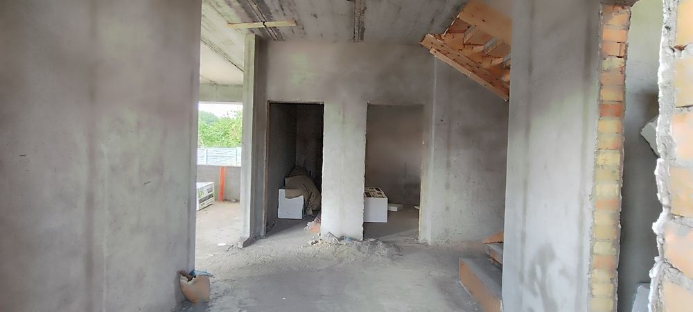 Продаж сучасного 2 поверхового будинку в престижному передмісті