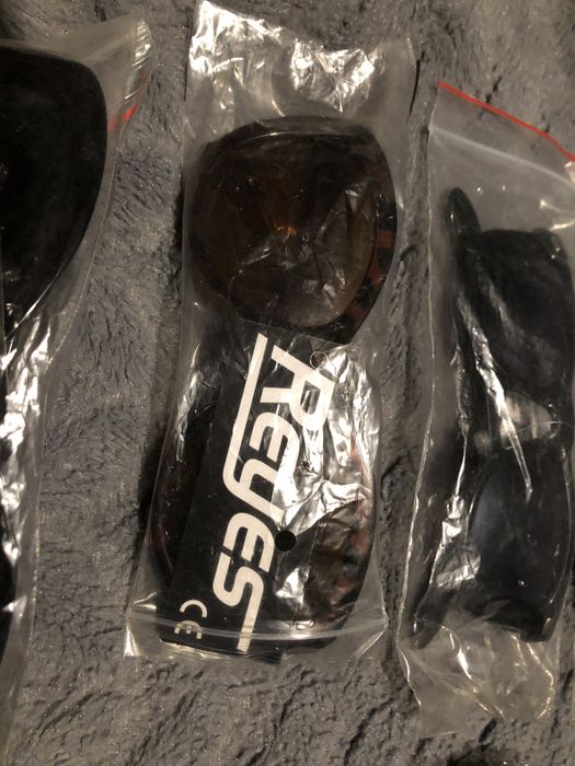 Zestaw okularów firmy „Reyes” - 20 szt