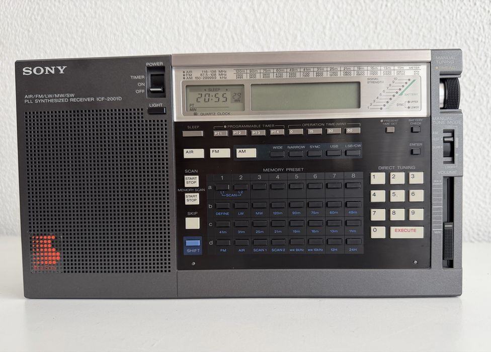 Radio Sony ICF-2001D muitissimo estimado.