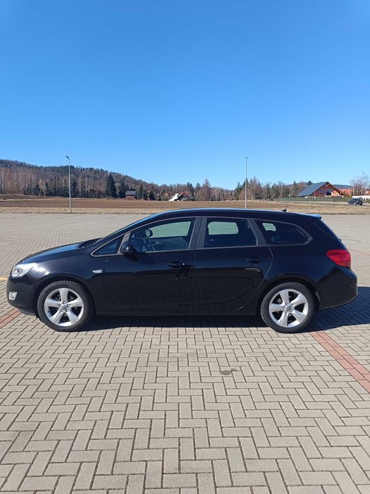 Astra j kombi, 1.6 benzyna+ gaz, 2010/2011