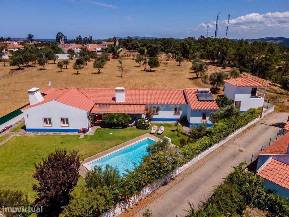 Moradia na Costa Alentejana de 4 Quartos e Arquitetura Tradicional com