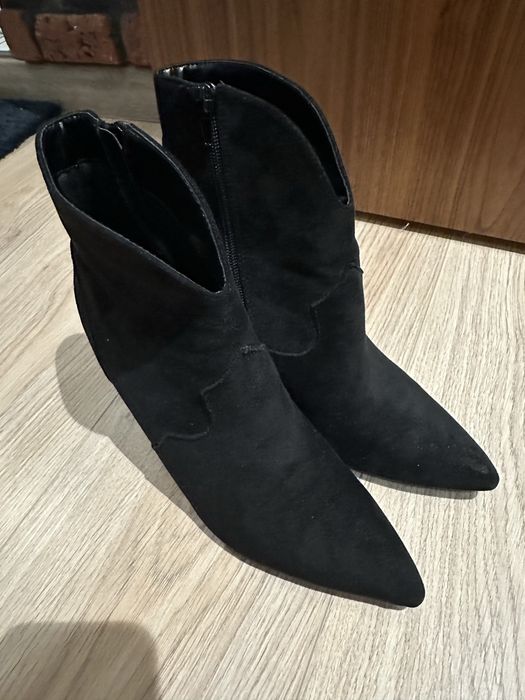 Botki zamszowe czarne rozmiar 39